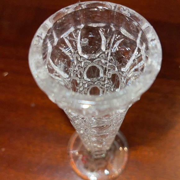 Vintage 5-7/8" Tall Chung Chung Lead Crystal Vase Made in Taiwan Beautiful. EUC - Picture 2 of 11